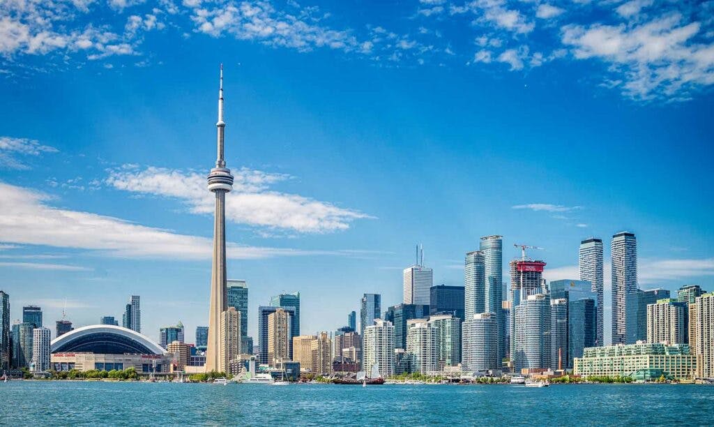 Conoce la CN Tower, el atractivo más emblemático de Toronto