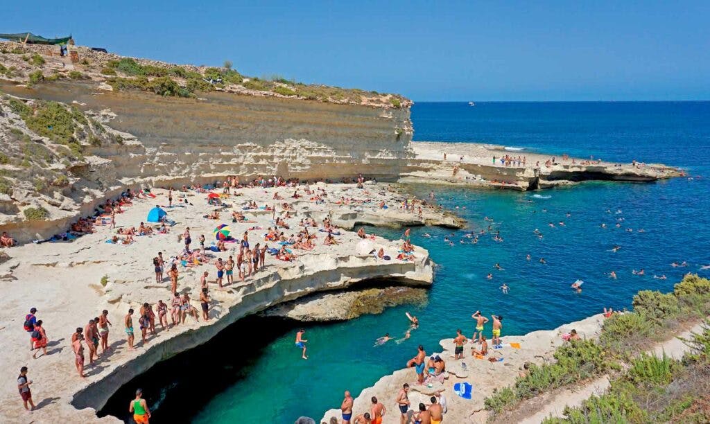 Conoce St. Peter's Pool Malta, la piscina natural más famosa del Mediterráneo