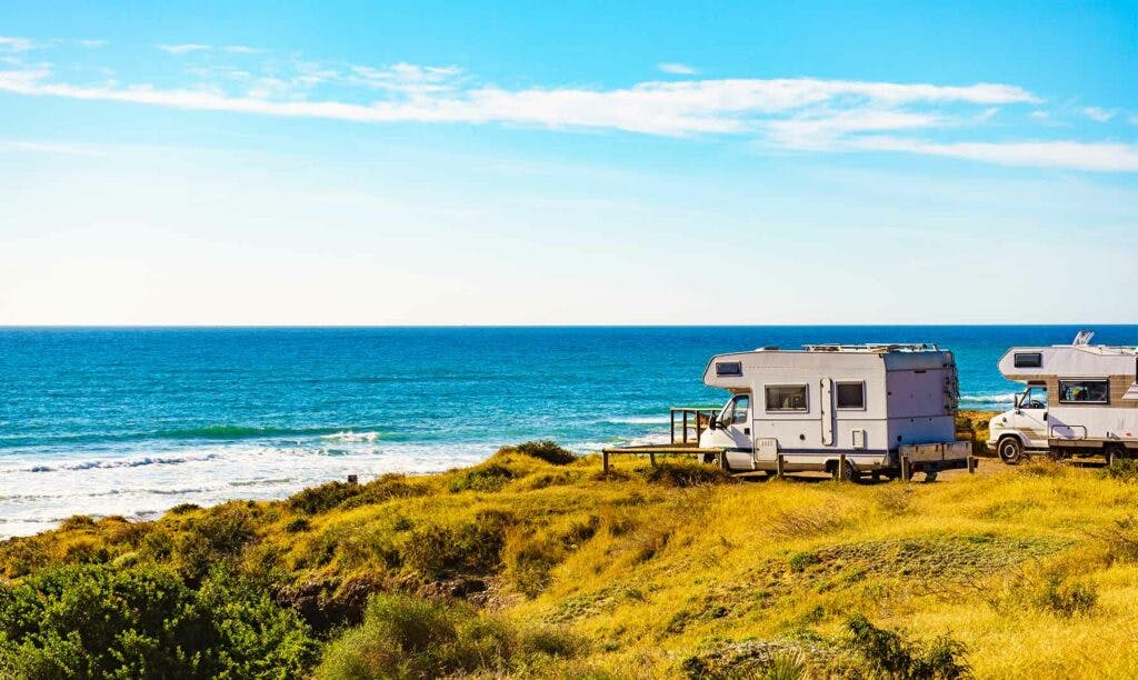 5 mejores lugares para acampar en España. ¡Recarga energías en la naturaleza!