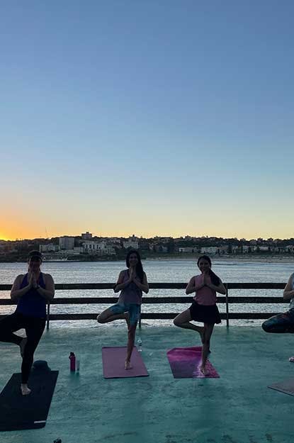 Sunset Yoga with @bertnee, @danitapinche, @sheylacernudarabelo, @solrivaud